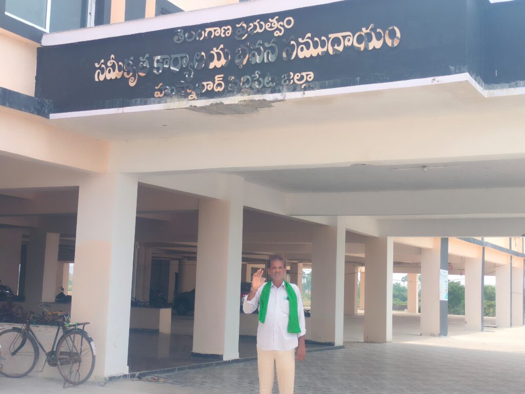 భూములు కబ్జాకు గురవుతున్న పట్టించుకోని అధికారులు