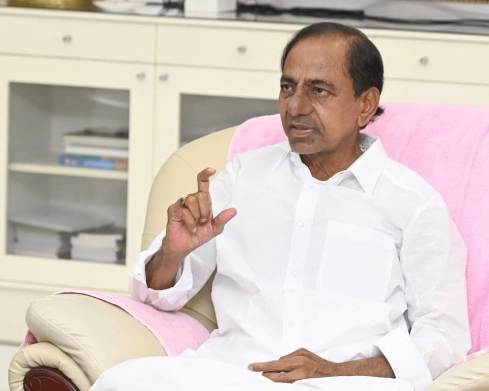 బీఆర్ఎస్ ఎమ్మెల్యేలతో కేసీఆర్ సమాలోచనలు..