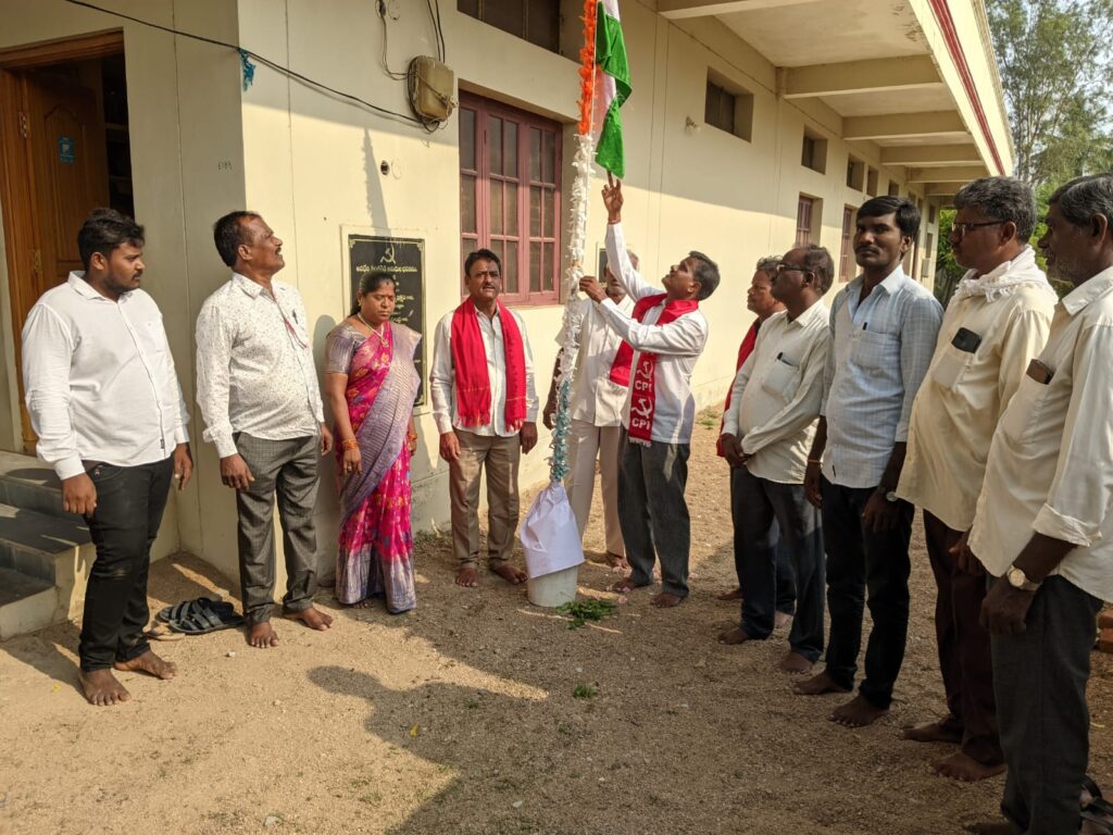 తెలంగాణ ప్రజల ఆకాంక్షలు నేరవేర్చాలి: గడిపే మల్లేష్