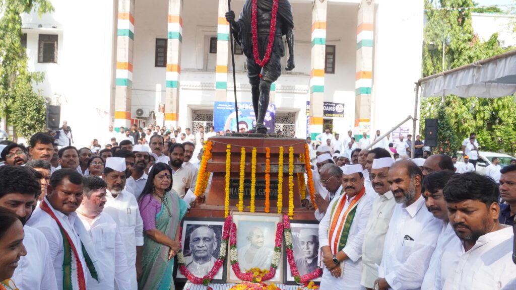 గాంధీభవన్ లో తెలంగాణ రాష్ట్ర ఆవిర్భావ ఉత్సవాలు