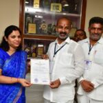 2 లక్షల భారీ మెజార్టీతో బండి సంజయ్ ఘన విజయం