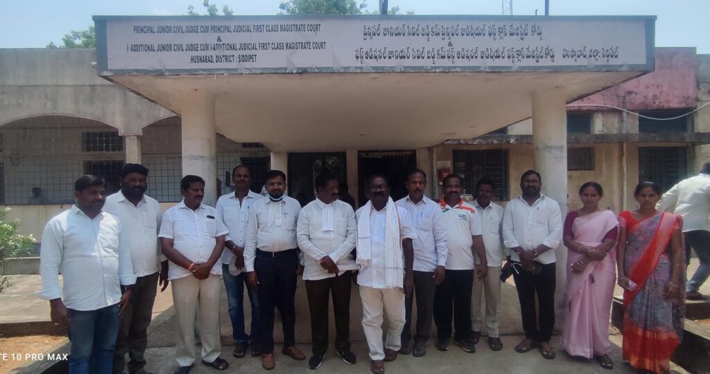 గౌరవెల్లి ప్రాజెక్ట్ కేసులో కోర్టుకు హాజరైన కాంగ్రెస్ నాయకులు