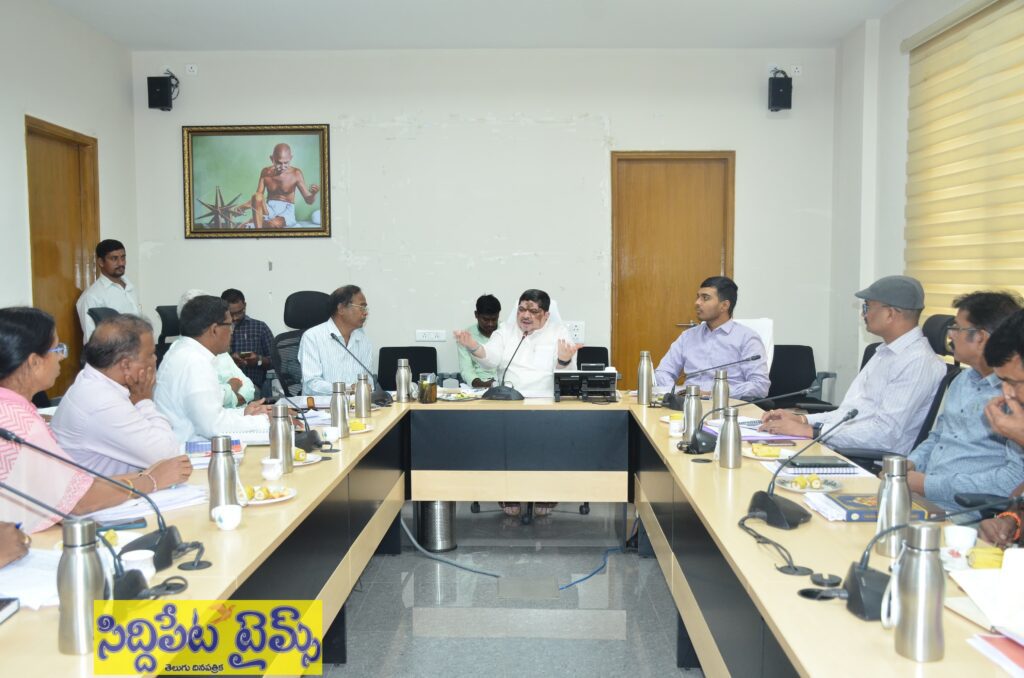 గౌరవెల్లి ప్రాజెక్టు డిస్ట్రిబ్యూటరీ కెనాల్ త్వరగా పూర్తి చేయండి-మంత్రి పొన్నం ప్రభాకర్
