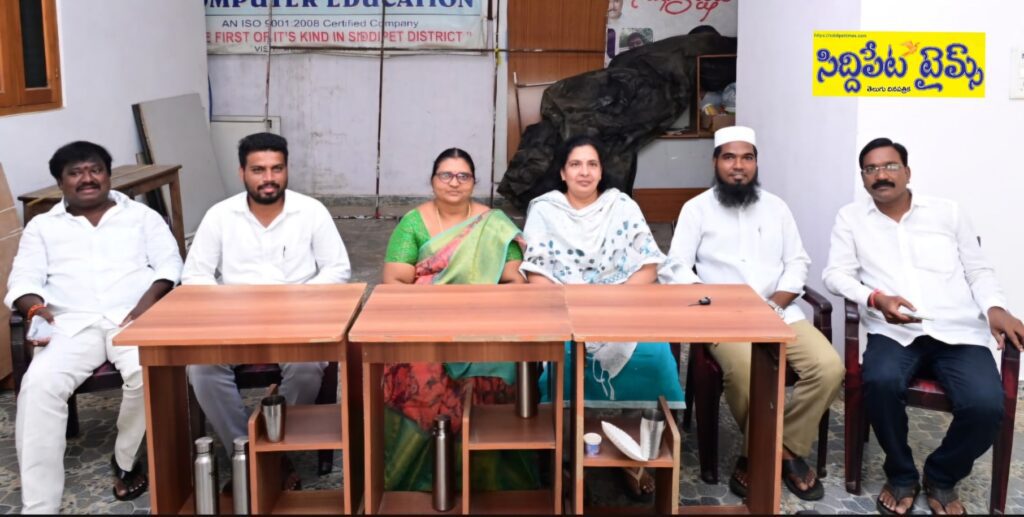 20 ఏండ్ల అవినీతిపై చర్చకు సిద్ధమా..?ఇల్లీగల్ పనులకు సహాకారం ఇవ్వడం లేదనే కమిషనర్ వద్దంటున్నారు..మహిళ అధికారిని పై బిఆర్ఎస్ నాయకుల చర్యలు అనైతికం..త్వరలో మున్సిపల్ కౌన్సిల్ పై అవిశ్వాస తీర్మాణం..సిద్దిపేట పట్టణ కాంగ్రెస్ కౌన్సిలర్స్..