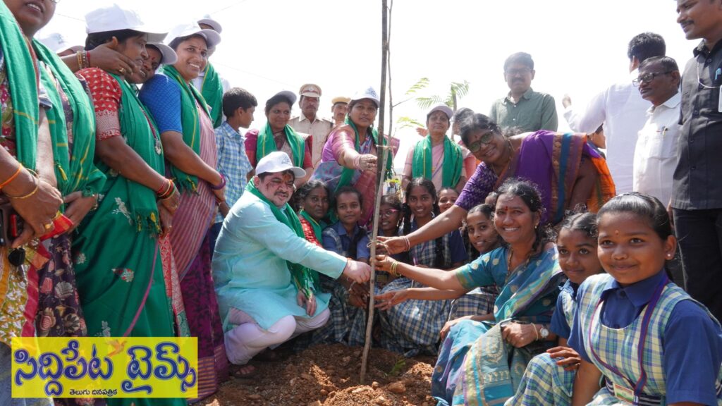 హుస్నాబాద్ లో ఘనంగా 75వ వనమహోత్సవం