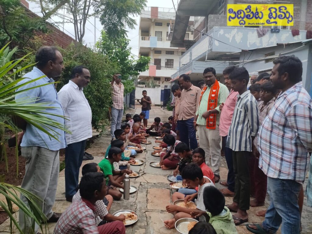 ఎస్సీ, బీసీ హాస్టల్ కు సొంత భవనం మంజూరు చేయాలి