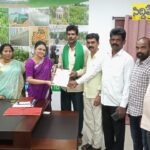 పట్టు రైతుల సమస్యలు పరిష్కరించాలని కమిషనర్ కు వినతి