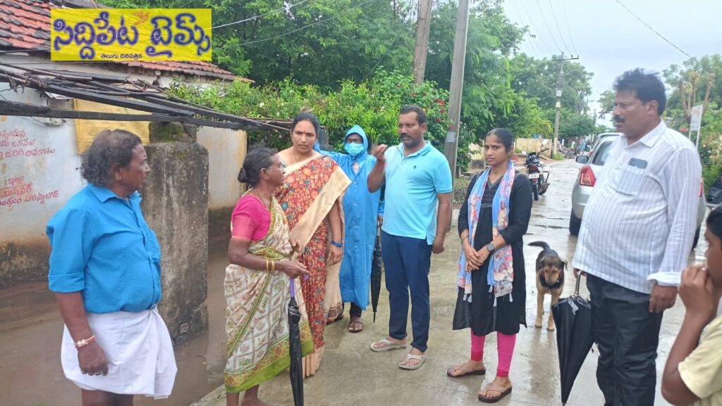 హుస్నాబాద్ పట్టణ  ప్రజలందరూ అప్రమత్తంగా ఉండాలి