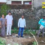 పరిసరాల పరిశుభ్రత మరియు వ్యక్తిగత పరిశుభ్రత పాటించాలి