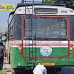 హుస్నాబాద్: ఆర్టీసీ బస్సు టైరు పేలి ముగ్గురికి గాయాలు
