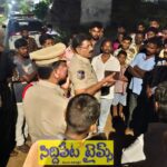 హుస్నాబాద్ లో ఏసీపి సతీష్ ఆధ్వర్యంలో “కమ్యూనిటీ కాంటాక్ట్”