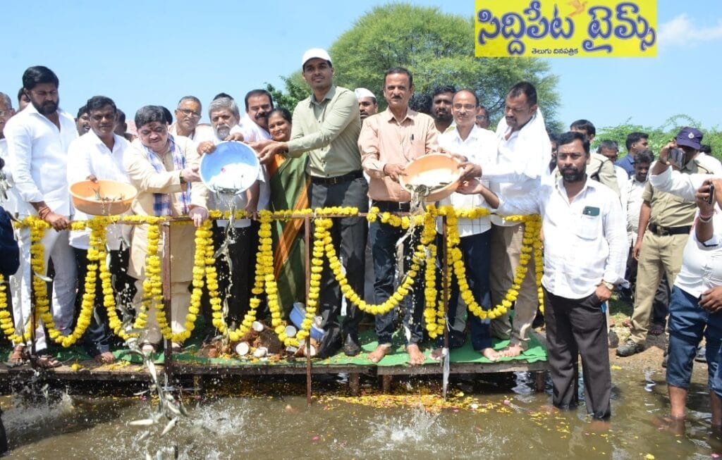 మారుతున్న కాలానికి అనుగుణంగా కులవృత్తులు మారాలి