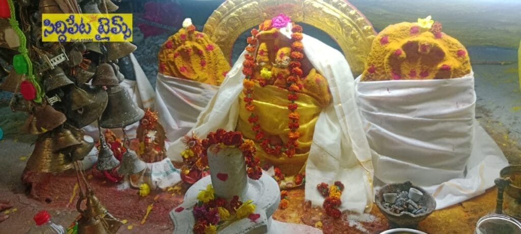 జాతరకు ముస్తాబైన” బండ మల్లన్న”