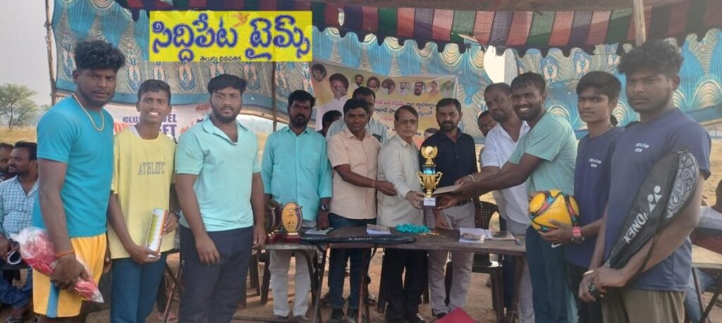 క్రీడలు శారీరక మానసిక వికాసాన్ని కల్గిస్తాయి