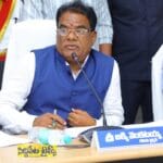 అంబేద్కర్ ని రాజకీయాలకు ముడిపెట్టడం సరి కాదు