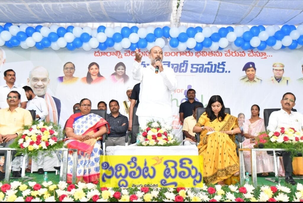 “ప్రభుత్వ పాఠశాలల్లో చదవండి – సైకిల్ బహుమతిగా పొందండి”