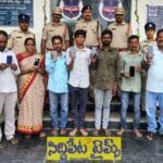 చోరీకి గురైన మొబైల్ ఫోన్ల రికవరీ.. బాధితులకు అప్పగింత