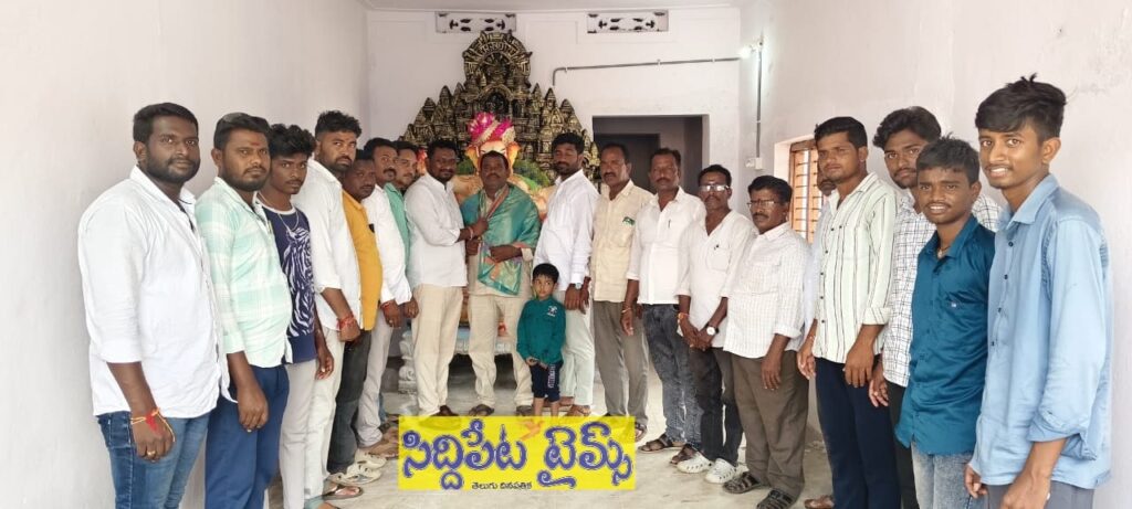 హుస్నాబాద్‌లో మాజీ ఆర్మీ సైనికునికి బీజేపీ ఘన సన్మానం