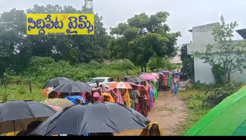 యూరియా పంపిణీ విషయంలో ఏఈవో ఇష్టాను రాజ్యం