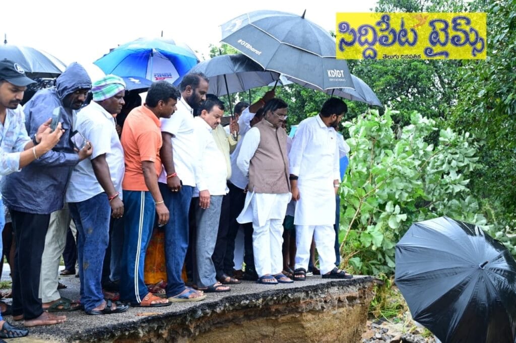 వరద బాధితులను అన్ని విధాలుగా ఆదుకుంటామని మంత్రి హామీ