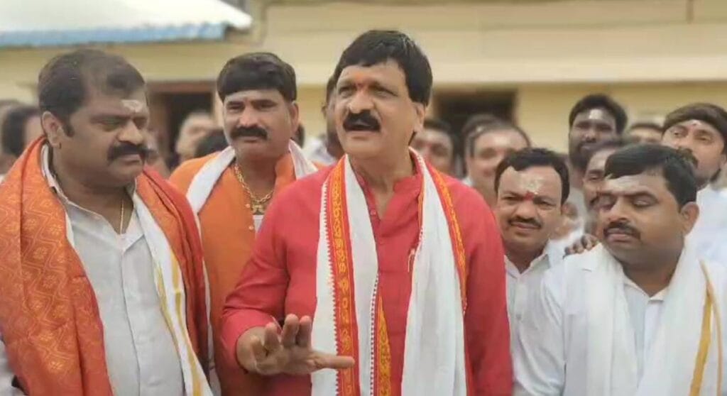 తొత్తులుగా వ్యవహరిస్తే పట్టించుకోము..చక్రధర్ గౌడ్ కేటీఆర్,హరీష్ రావులకు కీలుబొమ్మ..మైనంపల్లి