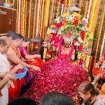 ఘనంగ శ్రీ మహా రేణుక ఎల్లమ్మకు లక్ష పుష్పార్చన..లక్ష విరాళం అందజేసిన కె.వి.ఆర్..