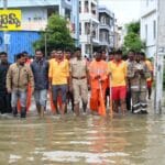 ప్రెస్ ఫోటో గ్రాఫర్ లను రెస్క్యూ చేసిన సీఐ వాసుదేవరావు..