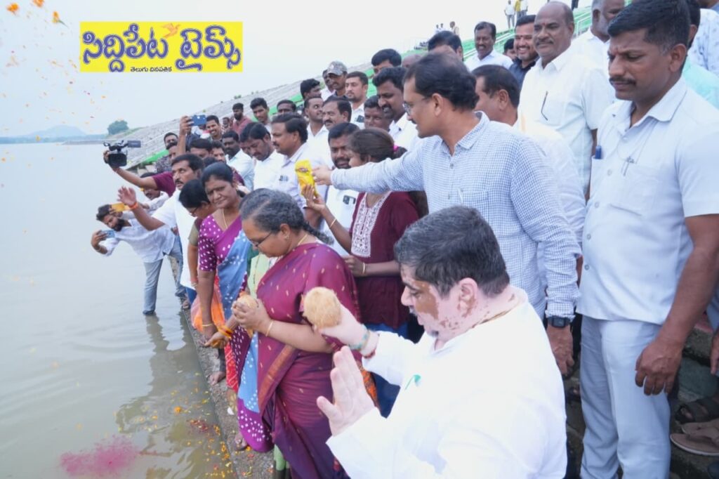 హుస్నాబాద్ ఎల్లమ్మ చెరువు టూరిజం కేంద్రంగా అభివృద్ధి.. మంత్రి పొన్నం