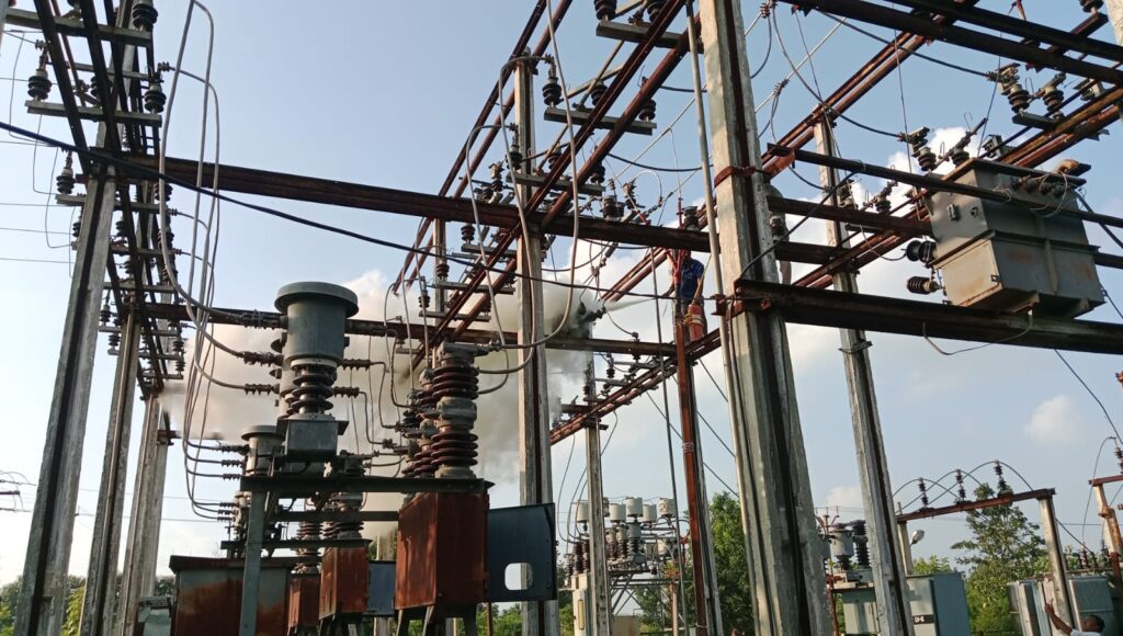 అక్బరుపేట సబ్ స్టేషన్లో షార్ట్ సర్క్యూట్.. తప్పిన అగ్నిప్రమాదం