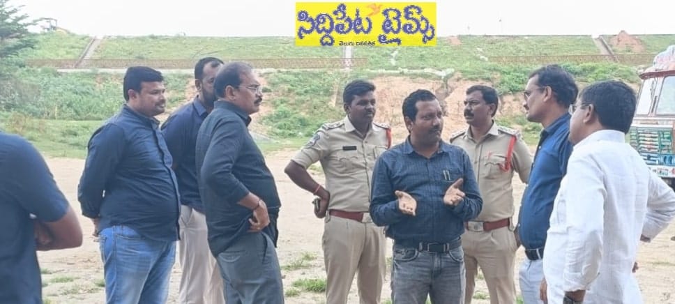 బతుకమ్మ పండుగ ఏర్పాట్లపై అధికారుల పర్యవేక్షణ
