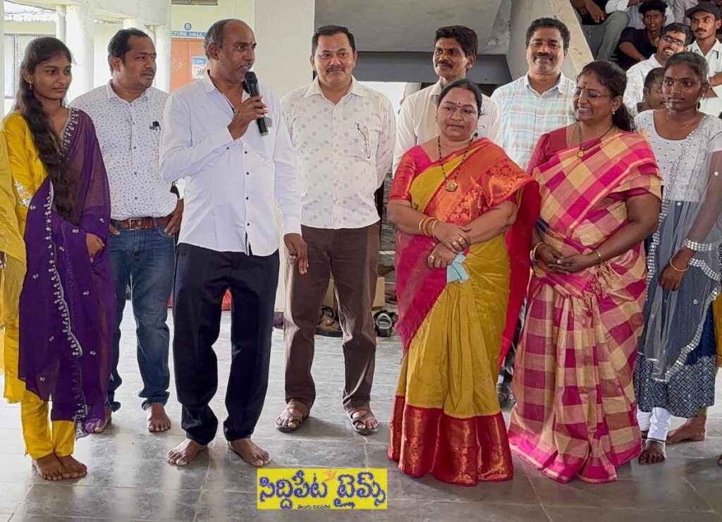 డిగ్రీ కళాశాల లో బతుకమ్మ సంబరాలు