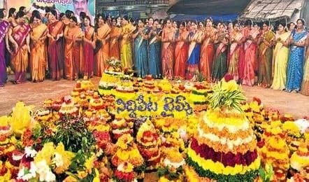 హుస్నాబాద్‌లో బతుకమ్మ ఉత్సవాల కోసం ప్రత్యేక పార్కింగ్