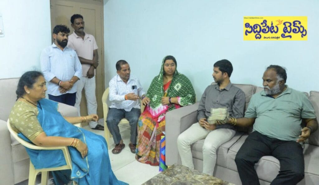 కంటిచూపు కోల్పోయిన వ్యక్తికి జగ్గారెడ్డి పది లక్షల సాహయం..