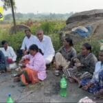 వ్యవసాయం ఎట్లుంది.. అమ్మా..రైతులతో ముచ్చటించిన హరీశ్ రావు..గోసపడుతున్నామంటూ సమాధానమిచ్చిన రైతులు..