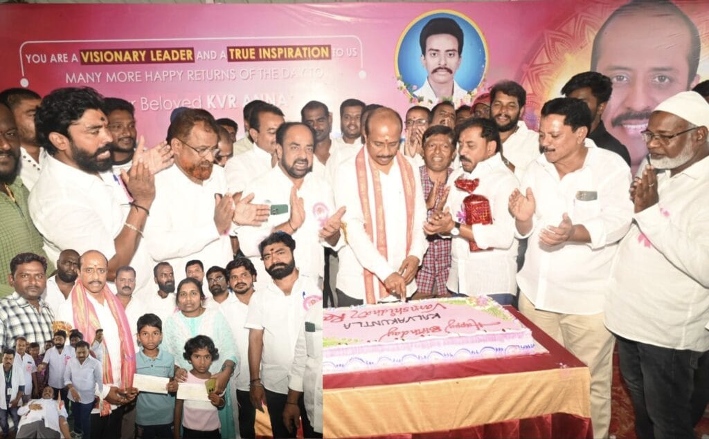 ప్రజాసేవే తన లక్ష్యం..కె.వి.ఆర్ ఫౌండేషన్ చైర్మన్ వంశీధర్ రావు..ఘనంగా కల్వకుంట్ల వంశీధర్ రావు జన్మదిన వేడుకలు..జన్మదినం సందర్భంగా లక్ష 50 వేల ఆర్థిక సాయం..