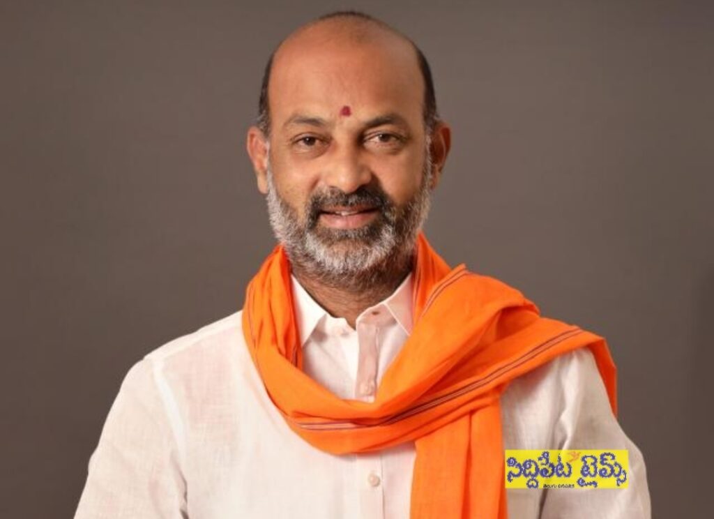 కరీంనగర్ పార్లమెంట్ నియోజకవర్గ పదవ తరగతి విద్యార్థులకు శుభవార్త!… పరీక్ష ఫీజులు చెల్లించనున్న ఎంపీ..