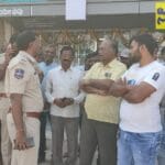 ట్రాఫిక్ నిబంధనలు పాటించకపోతే కఠిన చర్యలు.. సీఐ కొండ్ర శ్రీనివాస్