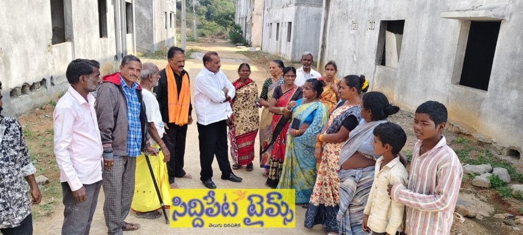 డబుల్ బెడ్ రూమ్ లబ్ధిదారుల సమస్యలు పరిష్కరించాలి