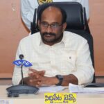 లంచం తీసుకుంటూ ఏసీబీకి చిక్కిన హనుమకొండ అదనపు కలెక్టర్