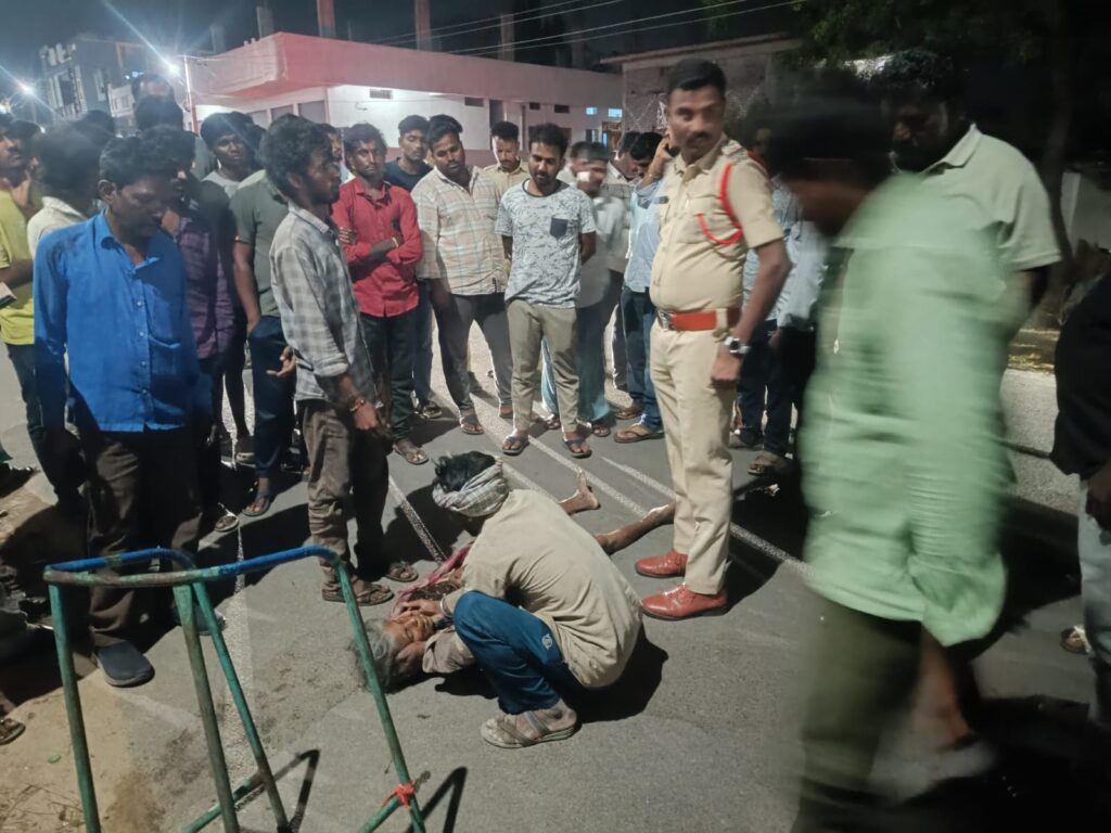 దౌల్తాబాద్ రాత్రి ఎయిర్టెల్ టవర్ వద్ద ఘోర రోడ్డు ప్రమాదం.. అక్కడికక్కడే వృద్ధురాలి మృతి