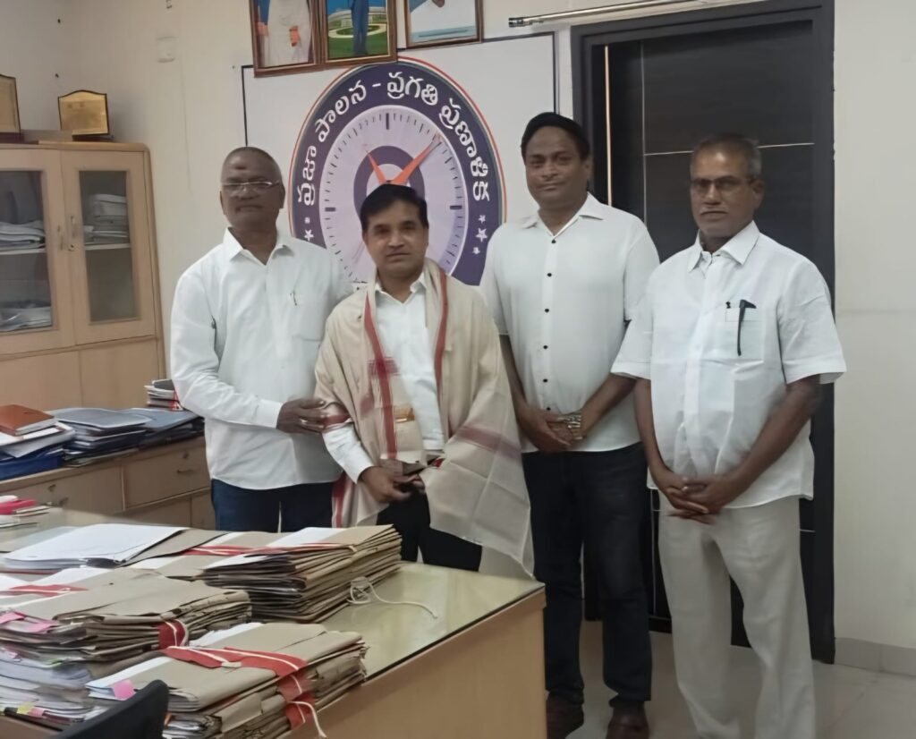 ఆర్డిఓని కలిసిన పోలీస్ సంఘం ఉపాధ్యక్షులు రవింద్రకుమార్..