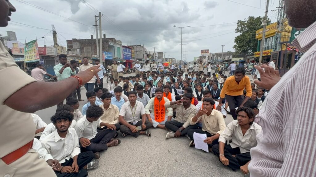 జీవో 97 రద్దు చేయాలి.. పాలిటెక్నిక్ విద్యార్థుల భారీ ర్యాలీ
